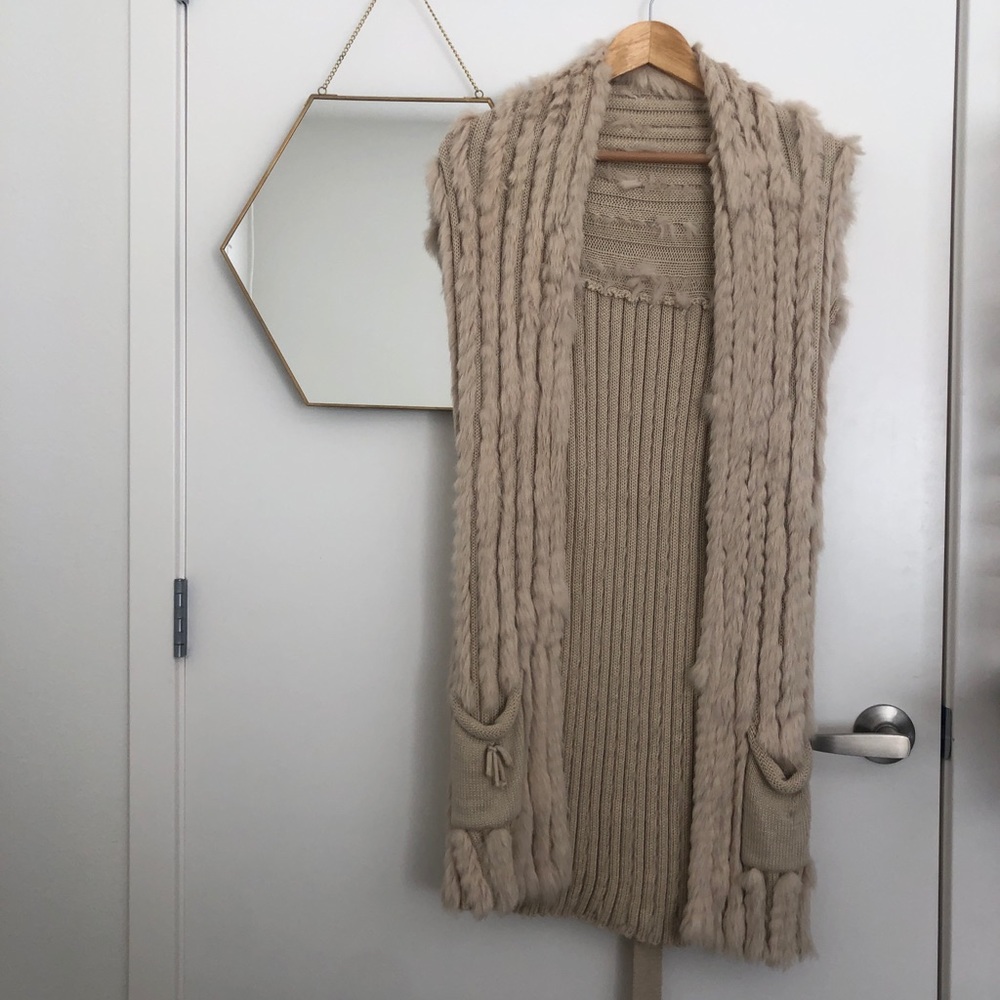 Rabbit fur sleeveless cardigan